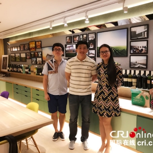 香港80后创业者陈昆:年轻人要担起香港未来发展的担子